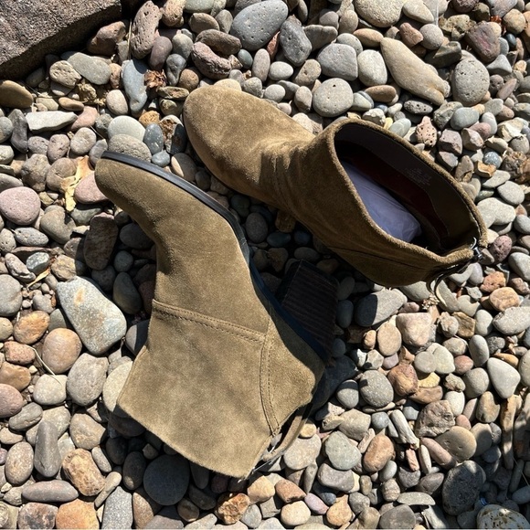 Sam Edelman Larkin Olive Suede Ankle Boots 7.5 - Picture 3 of 10